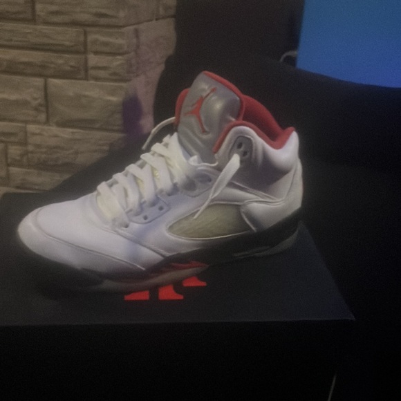 Jordan 5s - Picture 5 of 6